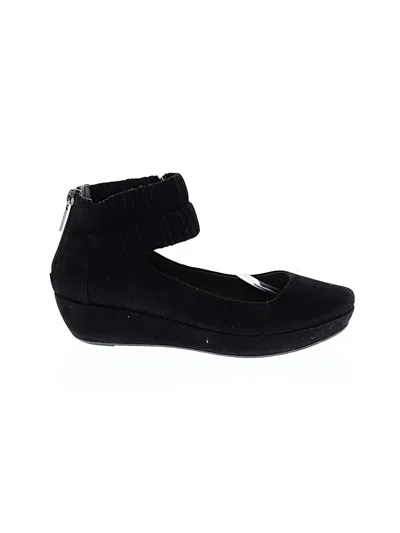 Pre-owned Bruno Magli Flats In Black