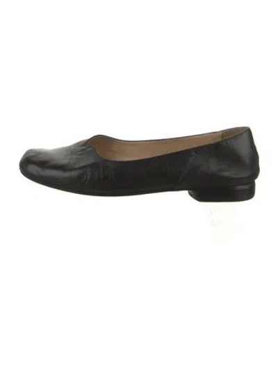 Pre-owned Bruno Magli Leather Flats In Black
