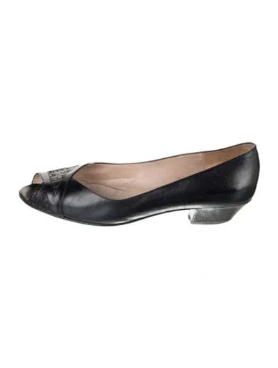 Pre-owned Bruno Magli Leather Flats In Blue