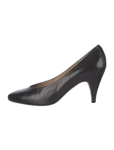 Pre-owned Bruno Magli Leather Pumps In Black