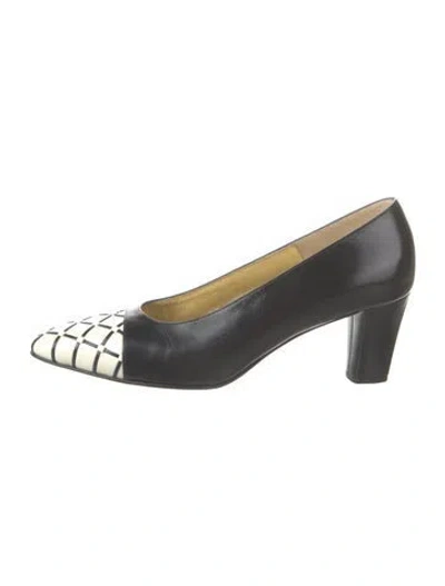 Pre-owned Bruno Magli Leather Pumps In Black