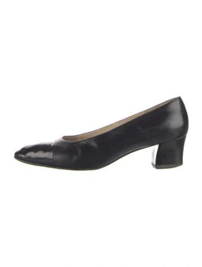 Pre-owned Bruno Magli Leather Pumps In Black