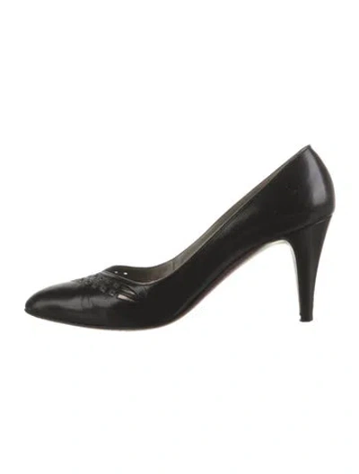 Pre-owned Bruno Magli Leather Pumps In Black