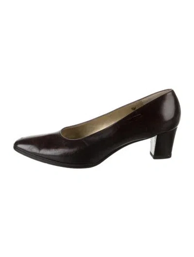 Pre-owned Bruno Magli Leather Pumps In Black