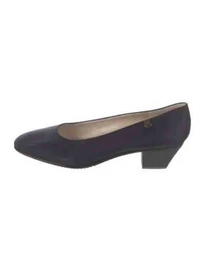 Pre-owned Bruno Magli Leather Pumps In Black