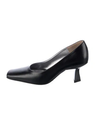 Pre-owned Bruno Magli Leather Pumps In Black
