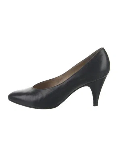 Pre-owned Bruno Magli Leather Pumps In Blue