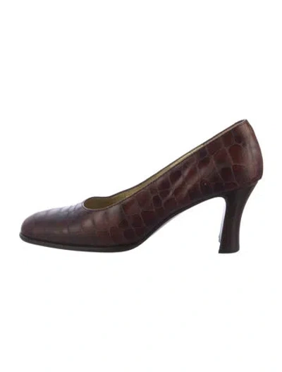 Pre-owned Bruno Magli Leather Pumps In Burgundy