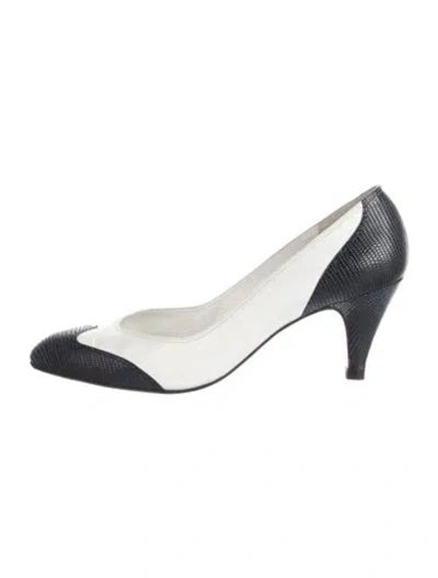 Pre-owned Bruno Magli Leather Pumps In White