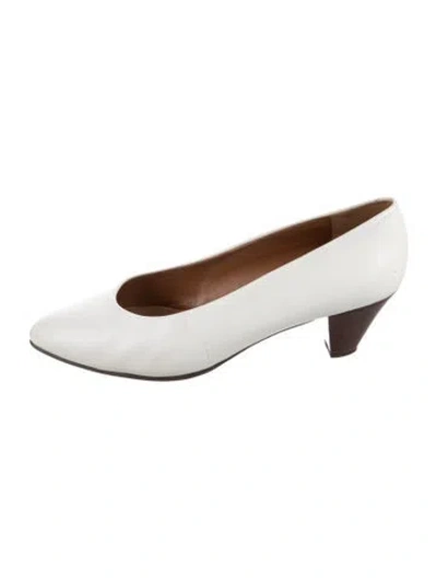 Pre-owned Bruno Magli Leather Pumps In White