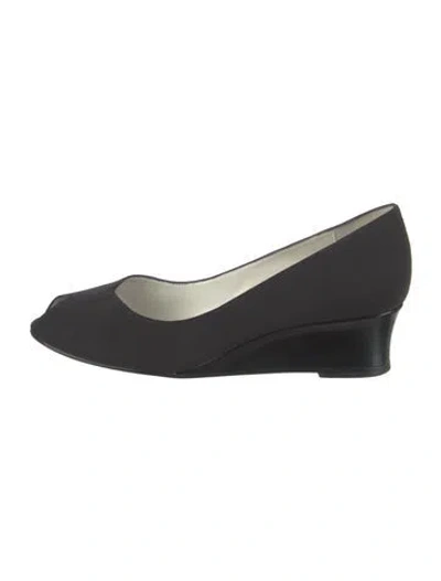 Pre-owned Bruno Magli Pumps In Black