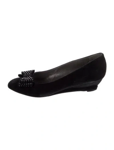 Pre-owned Bruno Magli Suede Bow Accents Pumps In Black