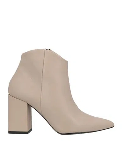 Bruno Premi Woman Ankle Boots Beige Size 8 Leather In Sand