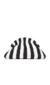 Btb Los Angeles Stella Clutch In 黑色 & 白色