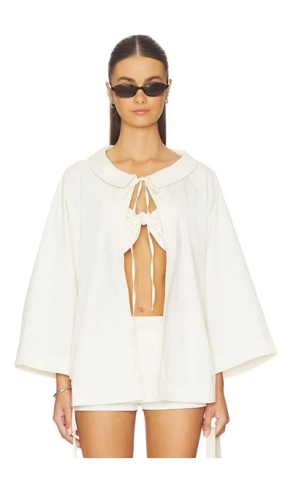 Buci Pula Set In White