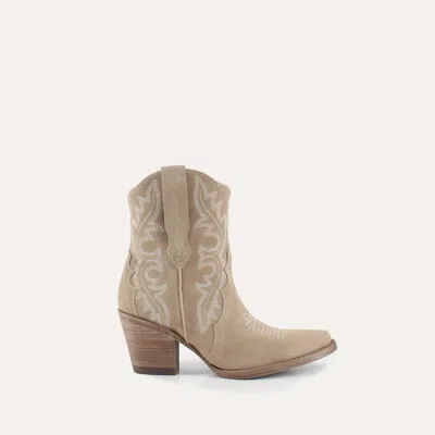 Buck & Brana Women's Brooke Leather Cowgirl Boots In Beige