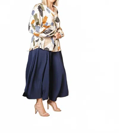 Bucketlist Wide Leg Woven Pants In Navy In Blue