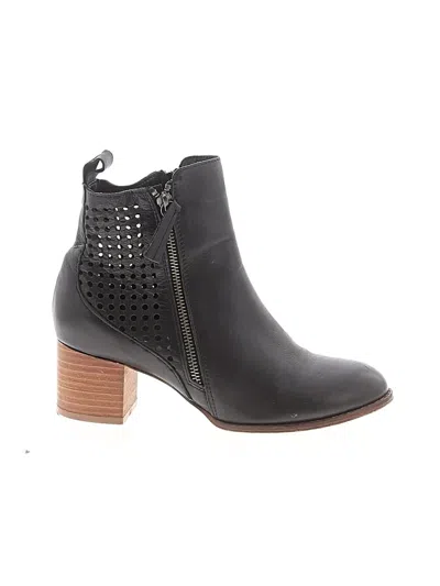 Pre-owned Bueno Ankle Boots In Black