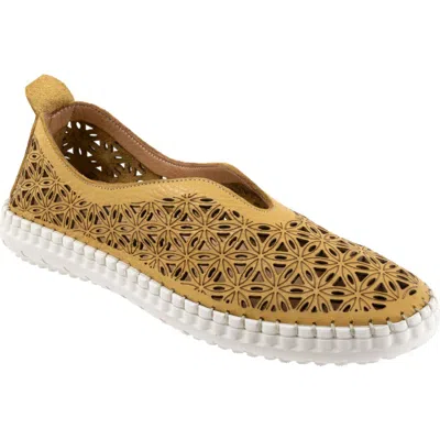 Bueno Daisy Flat In Yellow