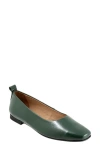 Bueno Elizabeth Flat In Hunter Green Patent