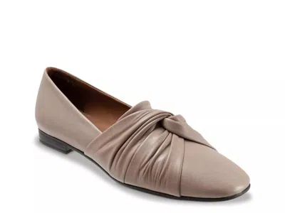 Bueno Emma Flat In Brown