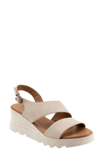 Bueno Gianna Slingback Platform Wedge Sandal In Light Grey