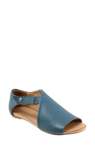 Bueno Kale Flat Sandal