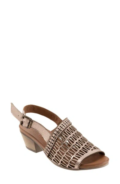 Bueno Lia Slingback Sandal In Beige Metallic