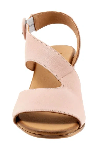 Bueno Nyomi Slingback Sandal In Pale Pink
