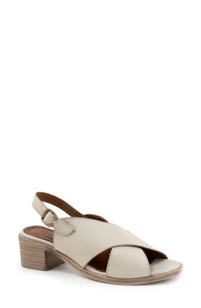 Bueno Owen Slingback Sandal In White