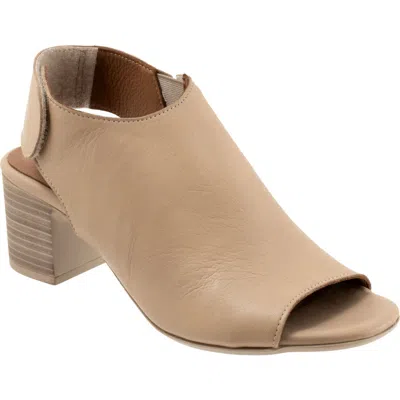 Bueno Rachel Block Heel Sandal In Taupe
