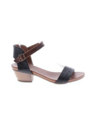 Pre-owned Bueno Sandals In Brown