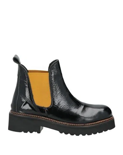 Bueno Woman Ankle Boots Black Size 7 Leather