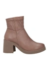Bueno Woman Ankle Boots Light Brown Size 9 Leather In Beige