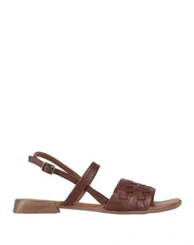 Bueno Woman Sandals Chocolate Brown Size 8 Leather