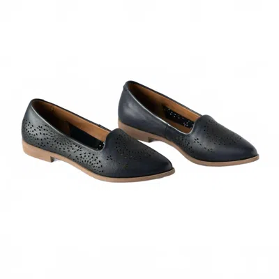 Bueno Women's Brandy Flat Shoes In Navy