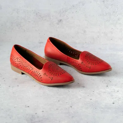 Bueno Women's Brandy Flat Shoes In Red