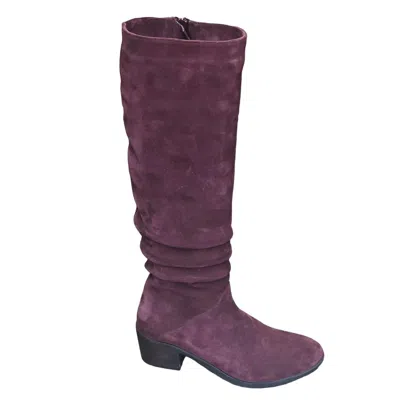 Bueno Women's Camryn Boots In Wine Suede In Purple
