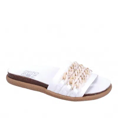 Bueno Women's Emelia Chain Slide Sandals In White