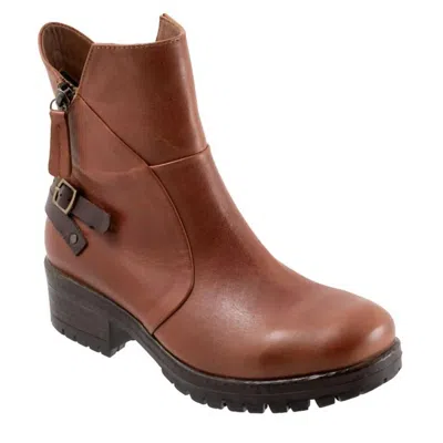 Bueno Women's Fallon Boots In Cognac In Green