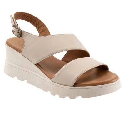BUENO WOMEN'S GIANNA SANDALS IN LIGHT GREY