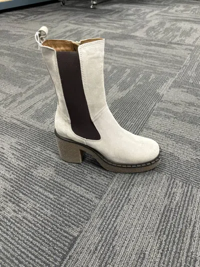 Bueno Women's Hartful Boots In White