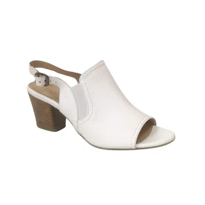 Bueno Women's Lanita Sandal In White