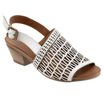 Bueno Women's Lila Sandal In White