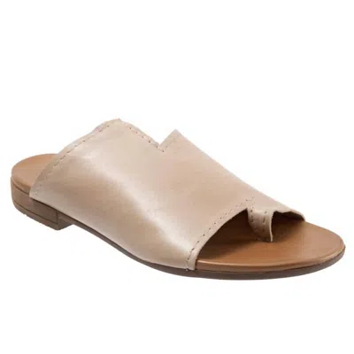 Bueno Women's Tulla Sandals In Beige In Gold