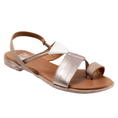 BUENO WOMEN'S YUKI SANDALS IN GREY MULTI