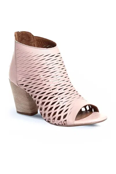 Bueno Women's Zola Heels In Pale Pink In Multi