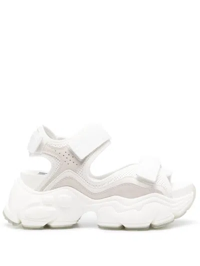 Buffalo Binary 0 Chunky Sandals In White
