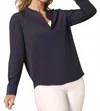 Buki Resort Vee Popover Shirt In Navy In Blue
