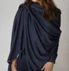 Buki Travel Wrap In Charcoal Grey In Gray